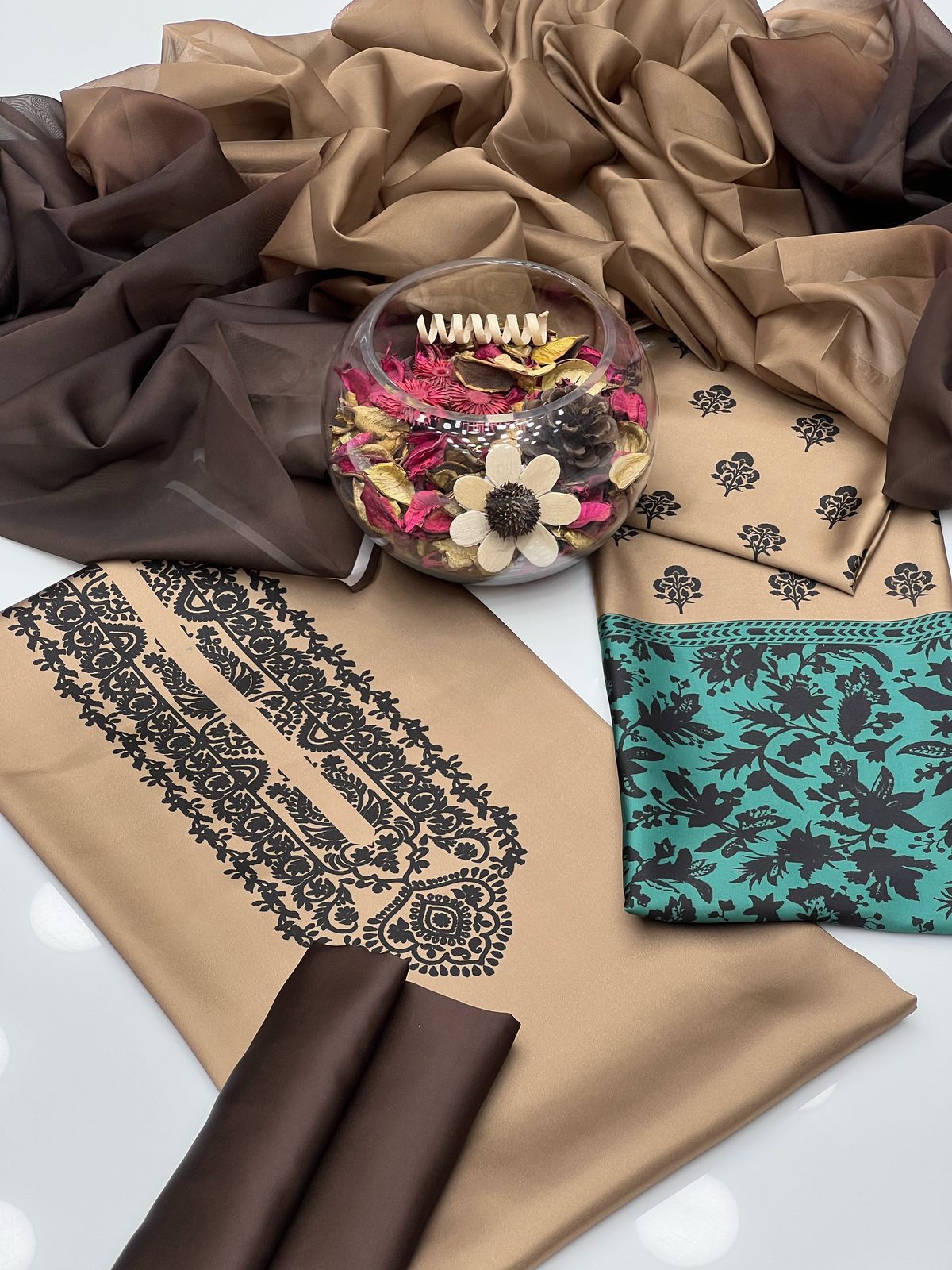 LULUSAR ⏐ SILK ⏐ FLORAL DIGITAL PRINTED ⏐UNSTITCHED ⏐ 3 PC ⏐