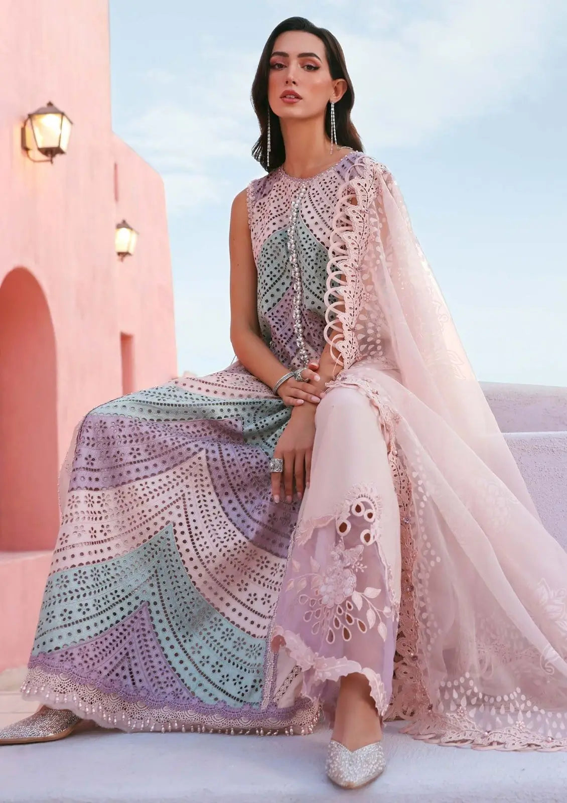 MARIA B ⏐ EMBROIDERED WORK ⏐ SWISS LAWN ⏐ DIGITAL PRINTED ⏐ CODE 3190