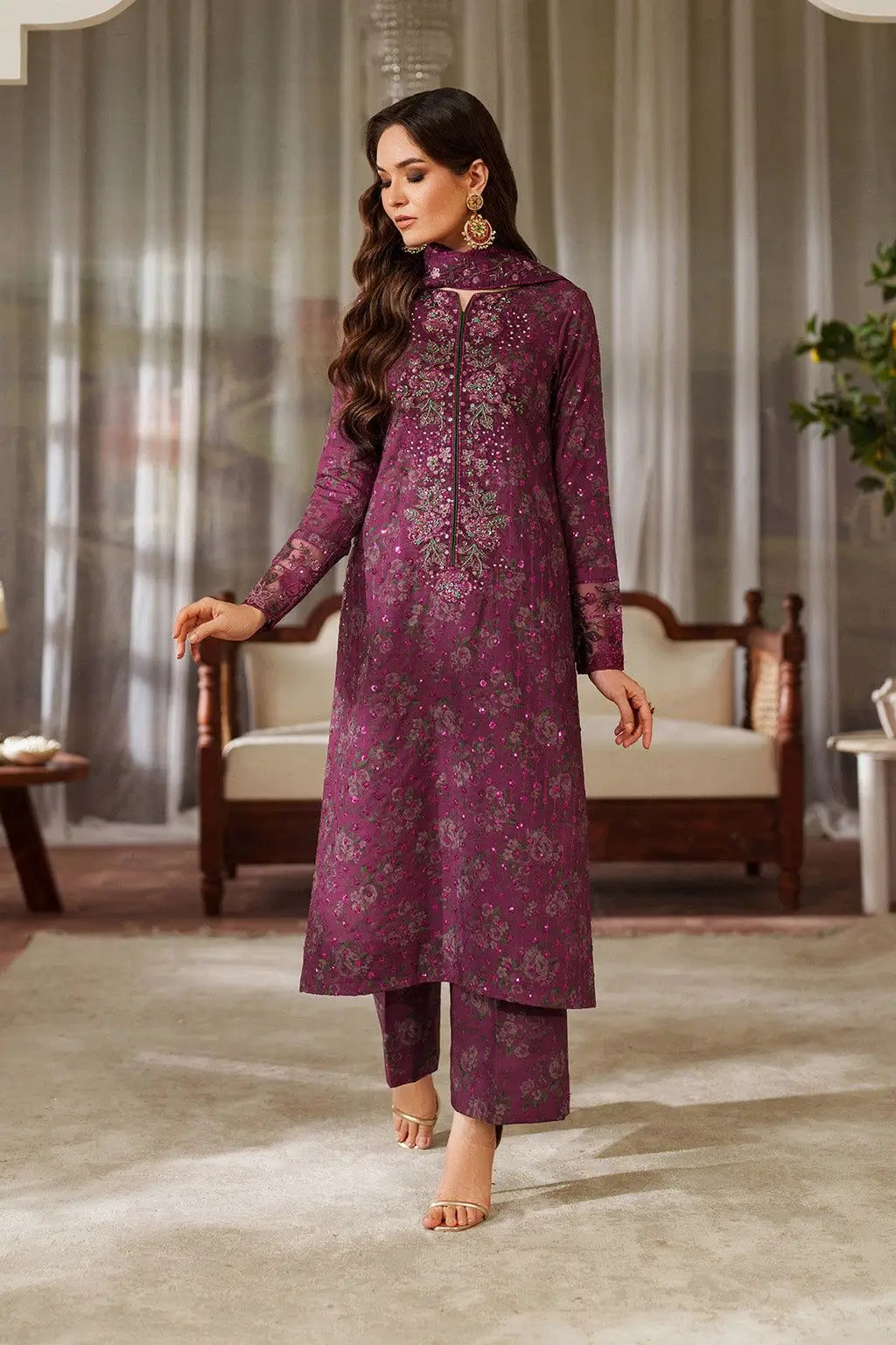 IZNIK ⏐ EMBROIDERED WORK ⏐ CHIFFON DUPATTA ⏐ PURE LAWN ⏐ 3 PIECE ⏐ UE-538