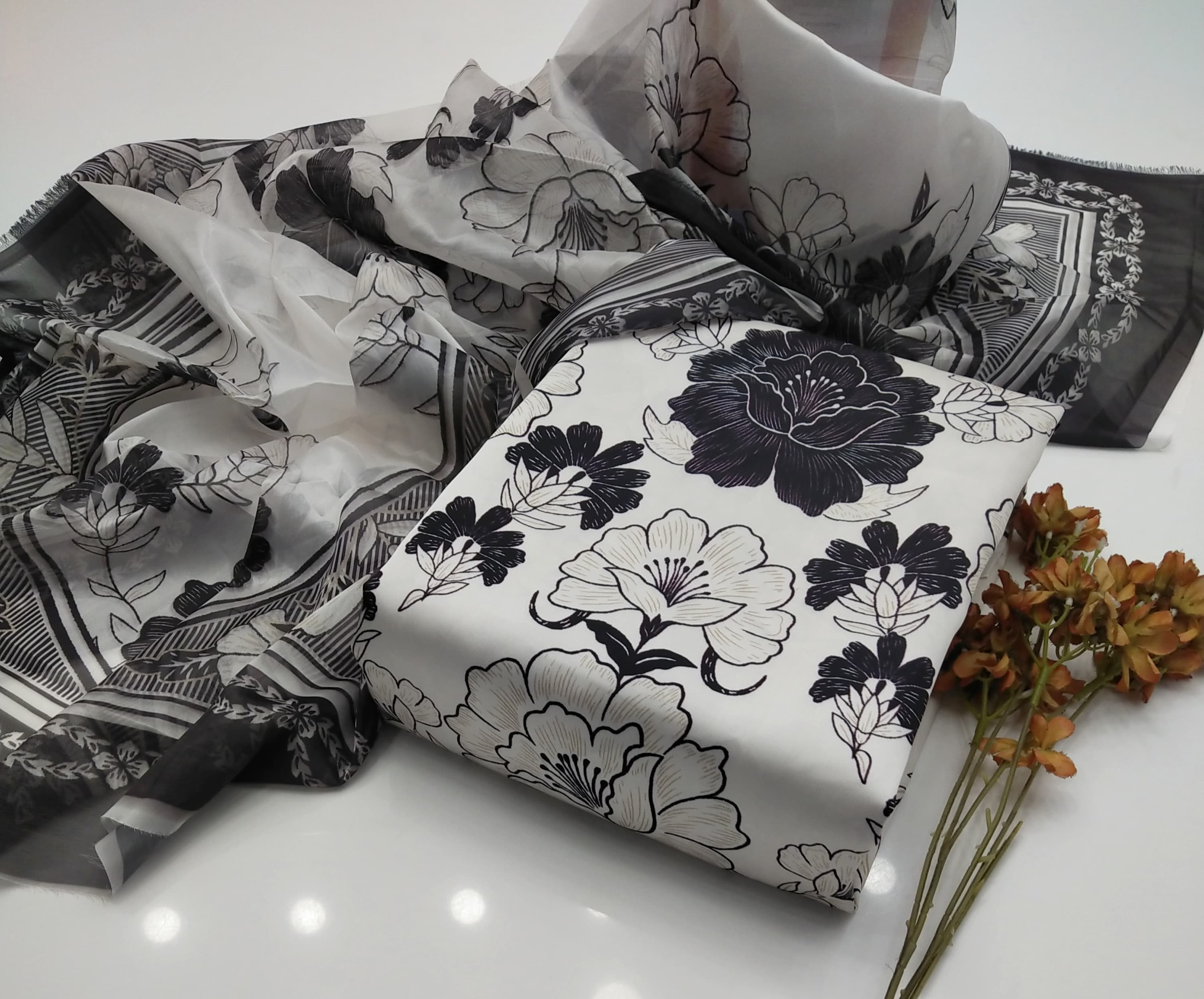 LULUSAR ⏐ SILK ⏐ FLORAL DIGITAL PRINTED ⏐UNSTITCHED ⏐ 3 PC ⏐ PURPLE